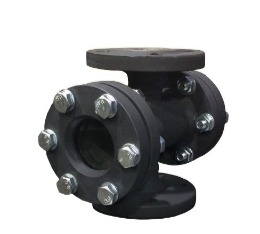 Смотровое стекло. Какое стекло используют для смотровых окон? Для визуального наблюдения за состоянием потока жидкости или газа на участке трубопровода или внутри сосудов применяются смотровые окна. Такое оснащение востребовано для осуществления контроля технологических процессов в пищевой, химической, нефтеперерабатывающей и иных отраслях промышленности.  Стекла для смотровых площадок испытывают значительные тепловые и механические нагрузки, обусловленные высокой температурой и давлением рабочей среды. Современные производители предлагают локальный спектр такого оборудования. Несмотря на ограниченный выбор, изготовители обеспечивают высокую сопротивляемость смотрового стекла любым внешним воздействиям. Такого трубопроводное оборудование имеет сертификаты Евросоюза и соответствующие паспорта.  Стекла изготавливаются из кварцевого песка, жильного кварца или хрусталя. Их цвет может быть голубоватым, зеленоватым, желтоватым или бесцветным. Основное требование в отношении такого вспомогательного оборудования – прозрачность и отсутствие искажений. Корпуса смотровых стекол в зависимости от имеющихся требований, параметров рабочей среды и условий работы могут выполняться из чугуна, нержавеющей стали, бронзы или латуни. Использование современных конструкционных материалов позволяет создавать модификации этих устройств для эксплуатации при давлении рабочей среды до 0,4 МПа и при номинальной температуре до 300 ˚С и выше. Для подключения смотровых стекол к трубам используется фланцевое, муфтовое или резьбовое соединение.  При формировании каталога арматуры компания «ПАСАДОР» ориентируется на реальные потребности заказчиков и предлагает лучшие образцы трубопроводного оборудования. У предприятия можно приобрести смотровое стекло по доступной цене и на максимально выгодных условиях.